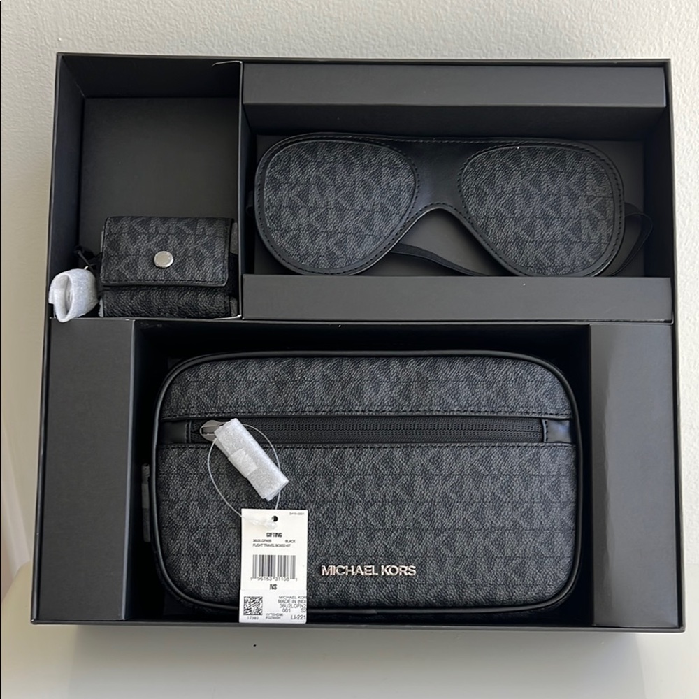 Michael Kors Black Toiletry Bag Set with Sleek Design